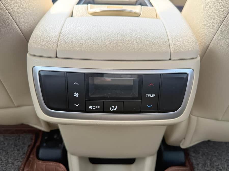 Toyota Highlander 2018 — фото 16