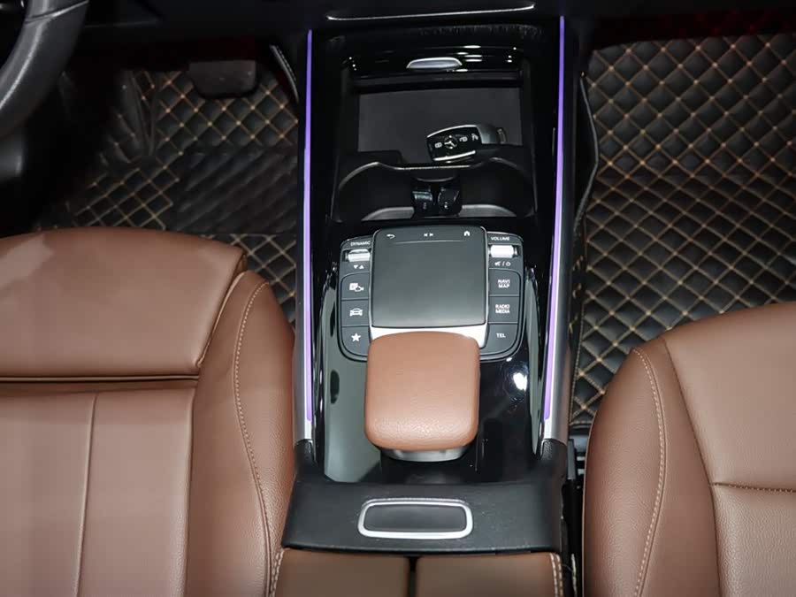 Mercedes-Benz GLB 2023 — фото 16
