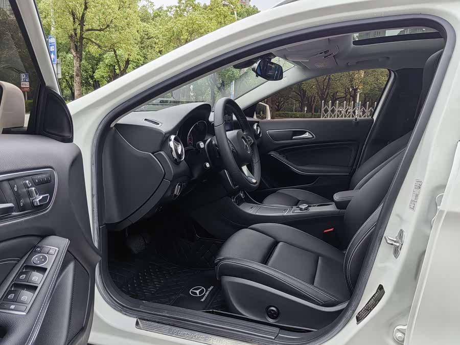 Mercedes-Benz GLA 2017 — фото 12