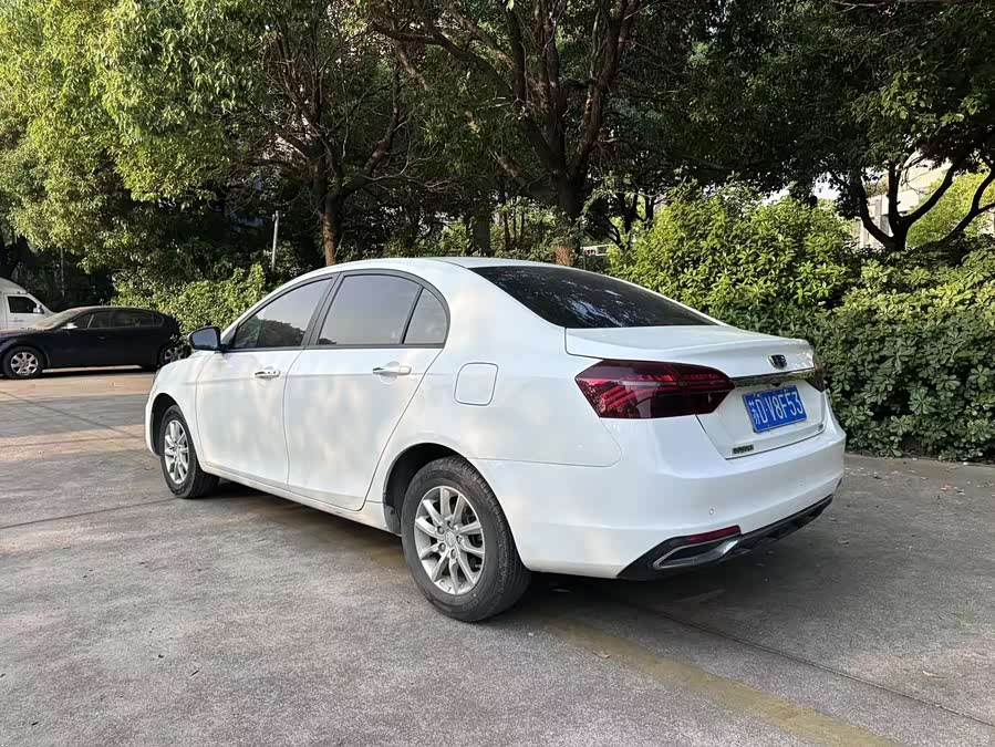 Geely Emgrand 2020 — фото 13