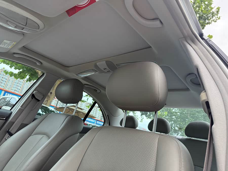 Mercedes-Benz E-Class 2005