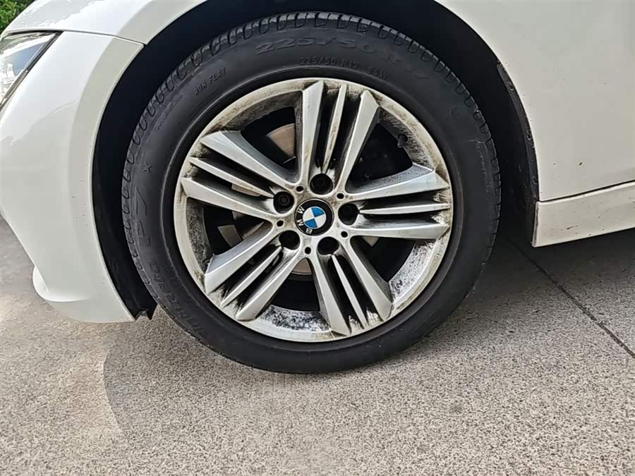 BMW 3 Series 2017 — фото 23