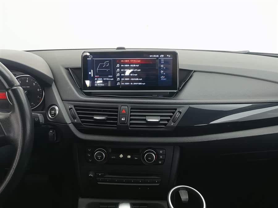 BMW X1 2010 — фото 12
