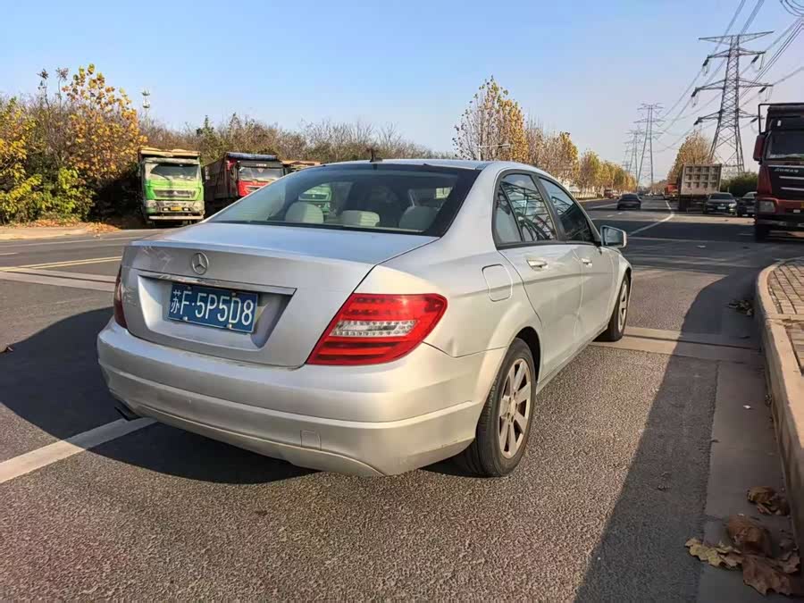 Mercedes-Benz C-Class 2011