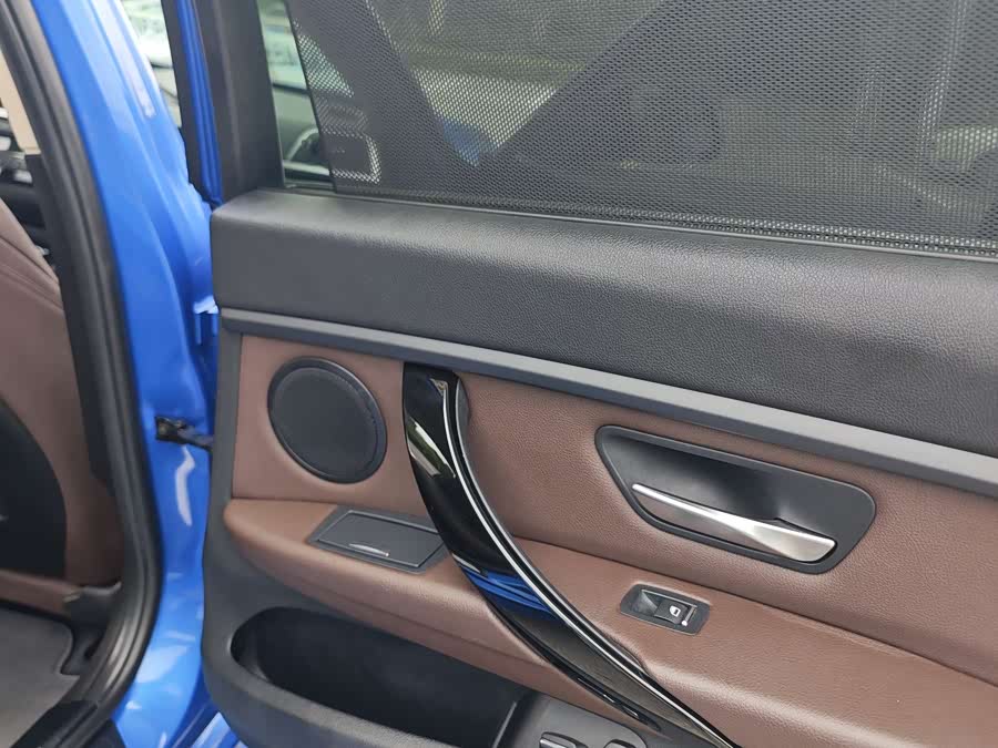 BMW 3 Series 2019 — фото 16