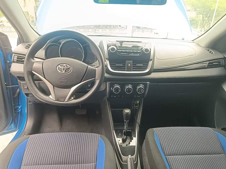 Toyota Yaris L 2016 — фото 10