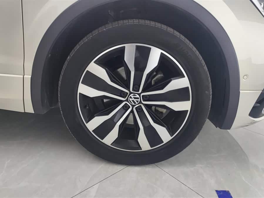 Volkswagen Tiguan L 2022