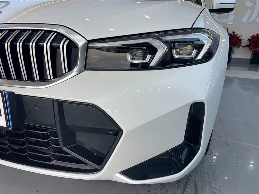 BMW 3 Series 2023 — фото 16