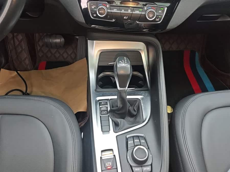 BMW X1 2018 — фото 14