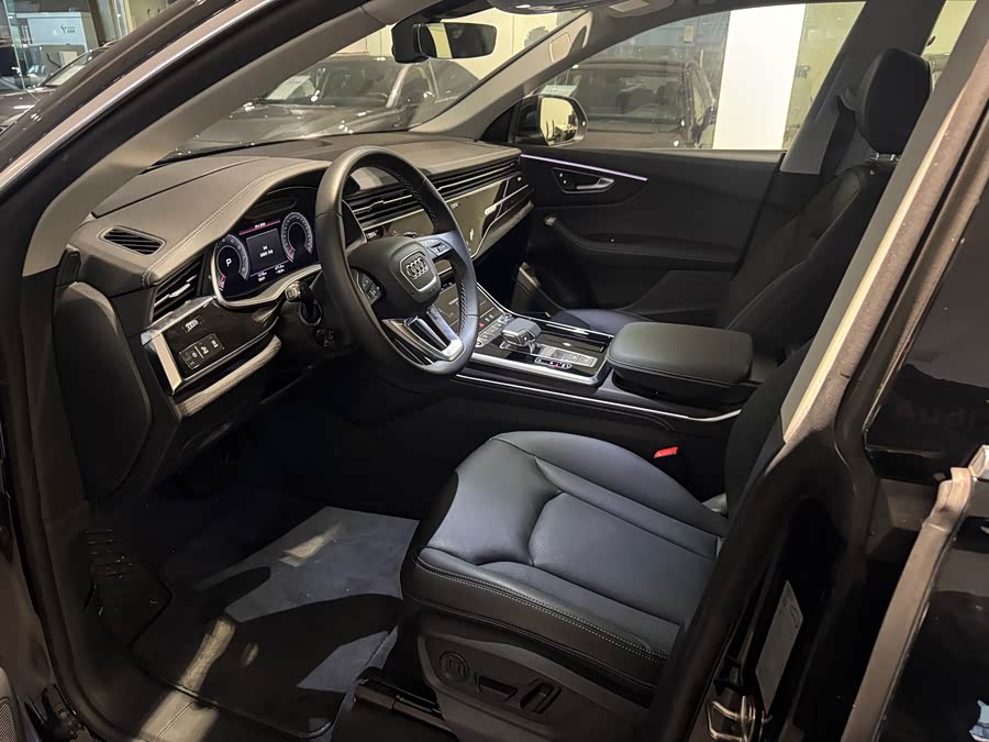 Audi Q8 2024