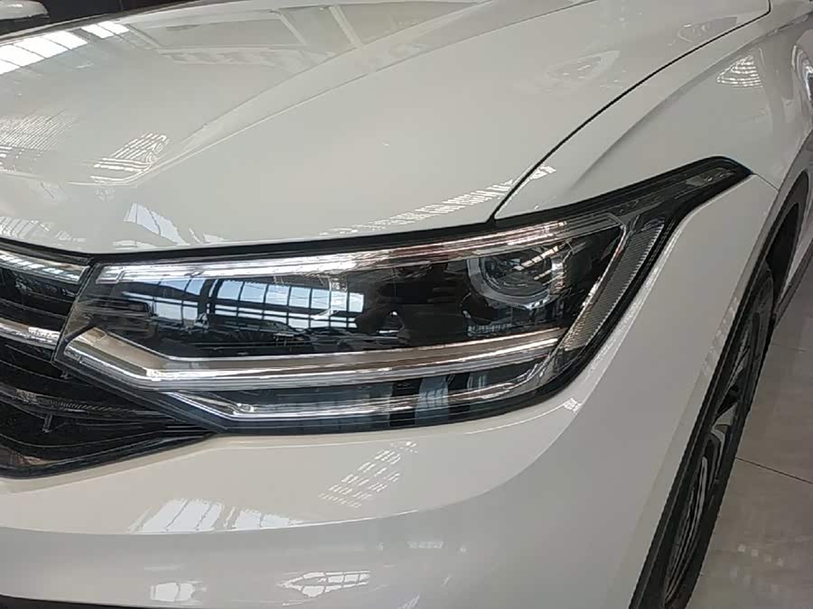 Volkswagen Tiguan L 2025 — фото 24