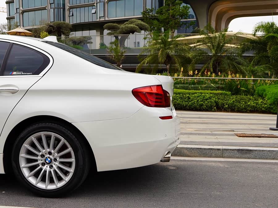 BMW 5 Series 2013 — фото 28