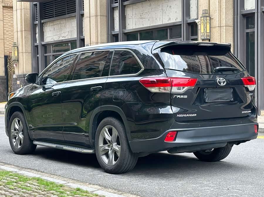 Toyota Highlander 2021