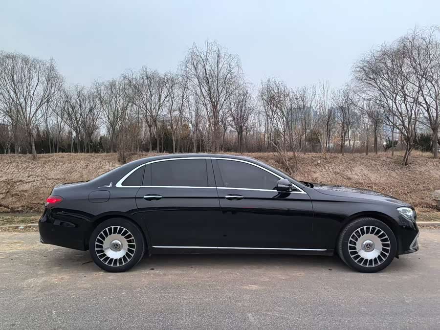 Mercedes-Benz E-Class 2022