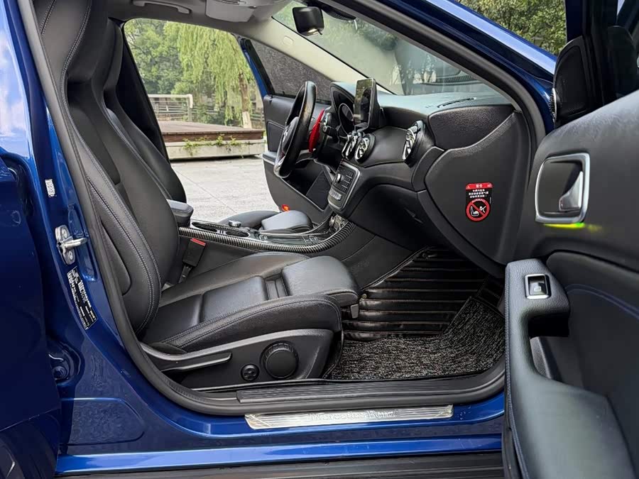 Mercedes-Benz GLA 2018 — фото 11