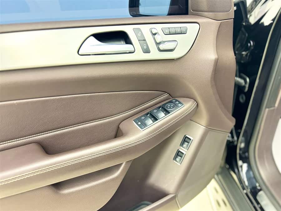 Mercedes-Benz GLS 2016 — фото 18