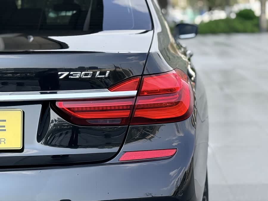 BMW 7 Series 2018 — фото 9