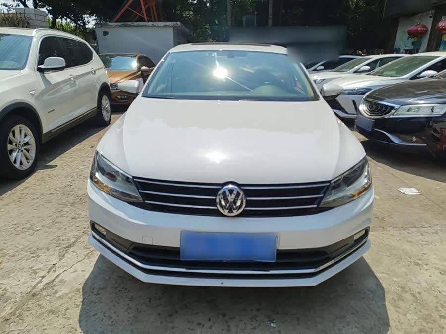 Volkswagen Sagitar 2018