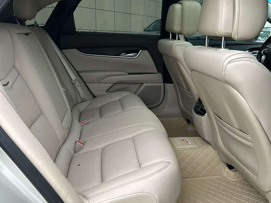 Cadillac XTS 2013
