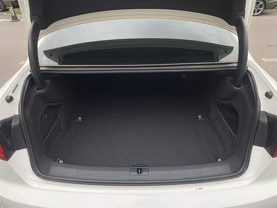 Audi A4L 2019
