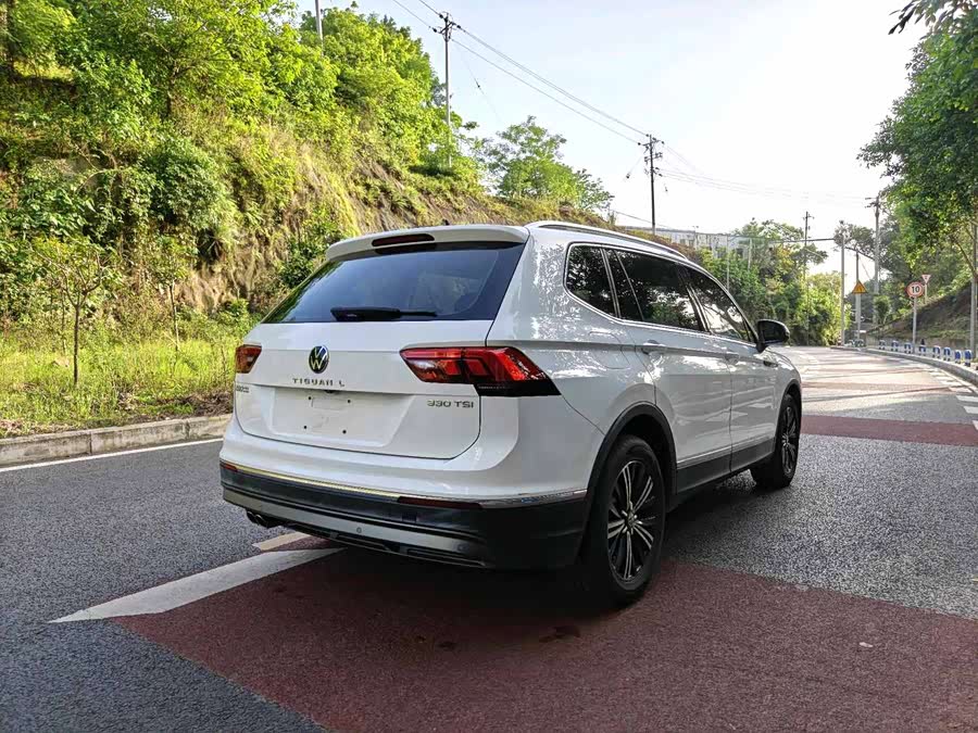 Volkswagen Tiguan L 2021 — фото 17