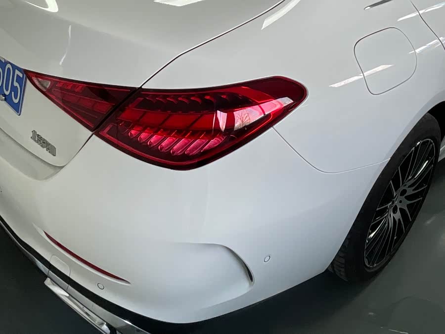 Mercedes-Benz C-Class 2025