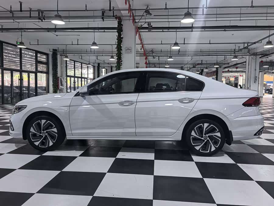 Volkswagen Bora 2023
