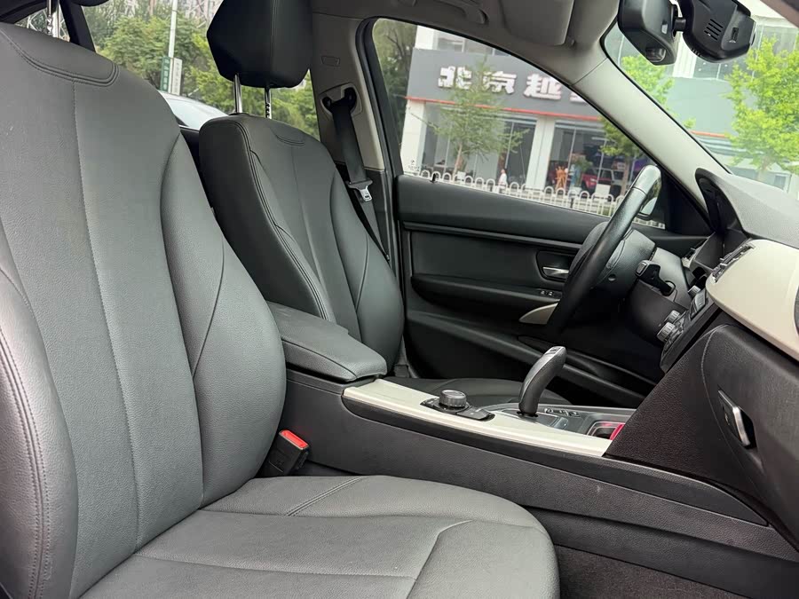 BMW 3 Series 2015 — фото 10