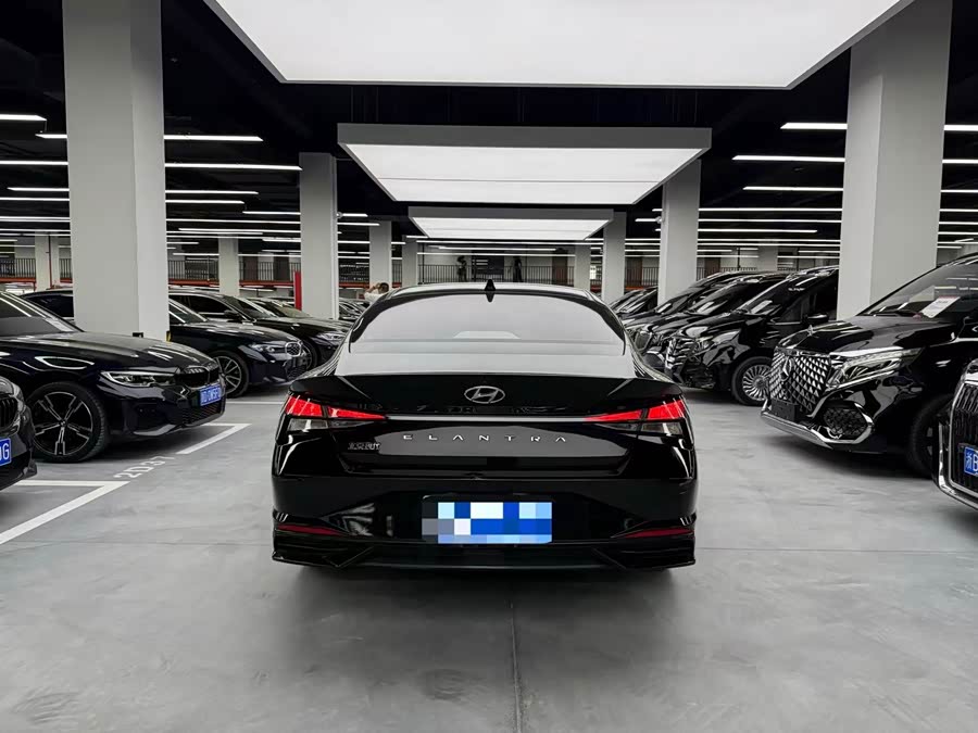 Hyundai Elantra 2023 — фото 14