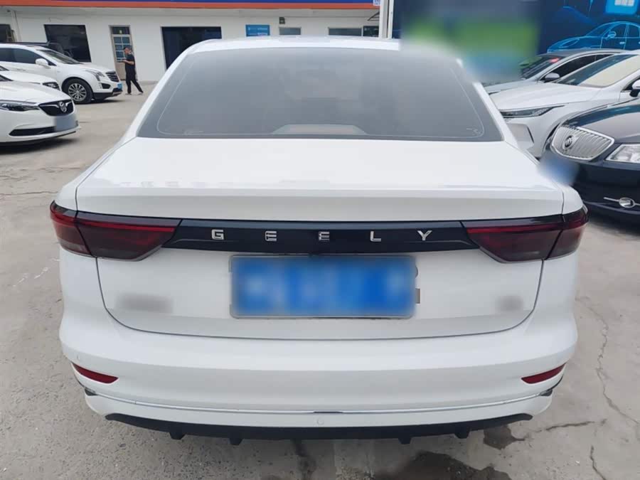 Geely Emgrand 2023
