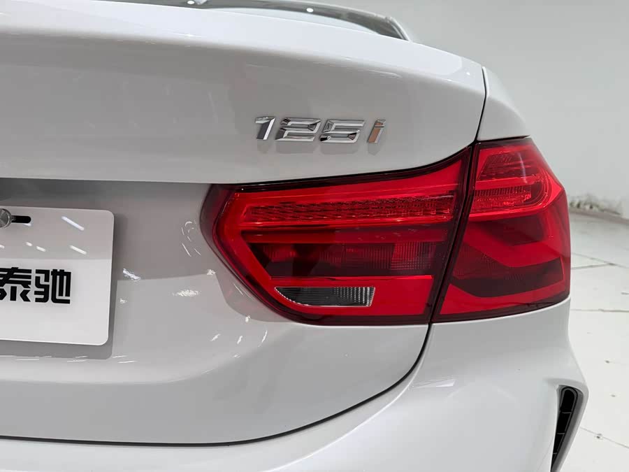 BMW 1 Series 2022 — фото 10