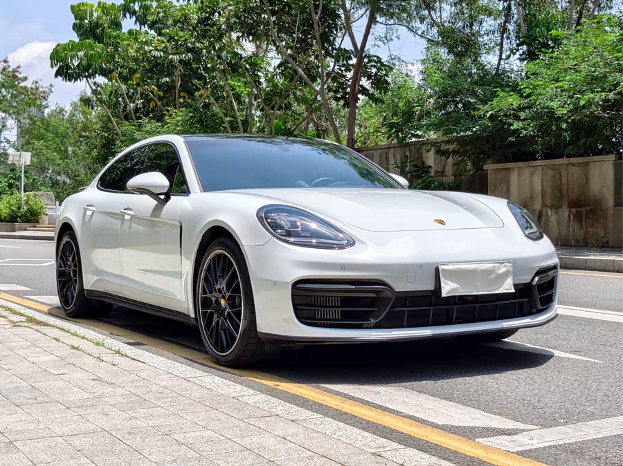 Porsche Panamera 2023