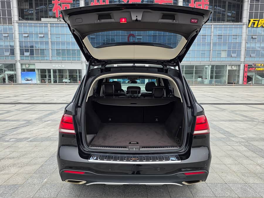 Mercedes-Benz GLE 2017 — фото 12