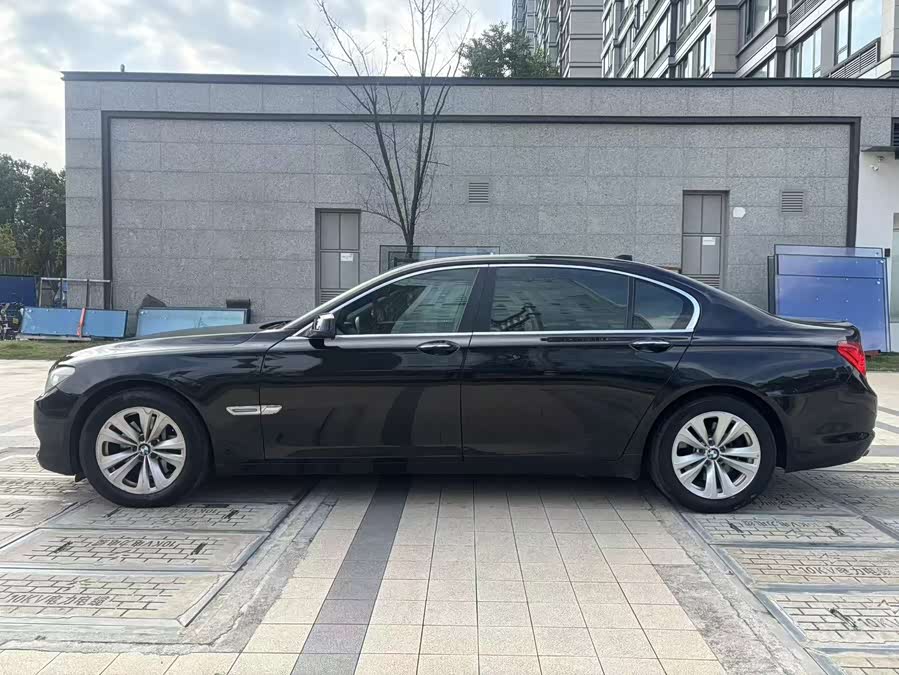 BMW 7 Series 2011