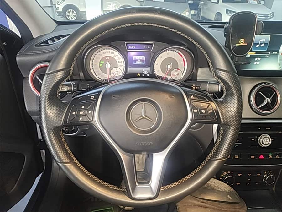 Mercedes-Benz GLA 2016 — фото 11