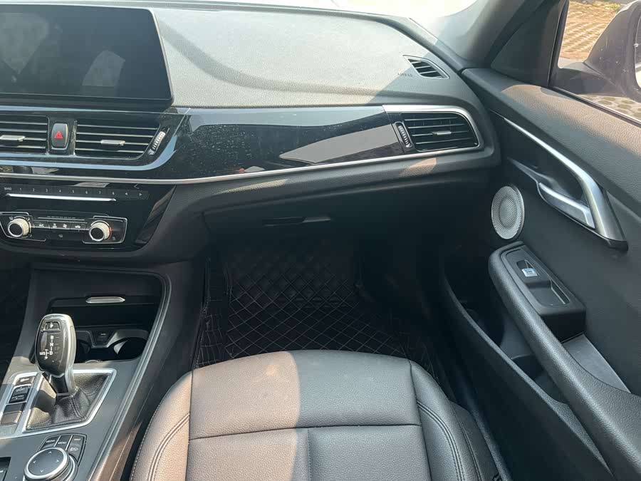 BMW 1 Series 2023 — фото 12