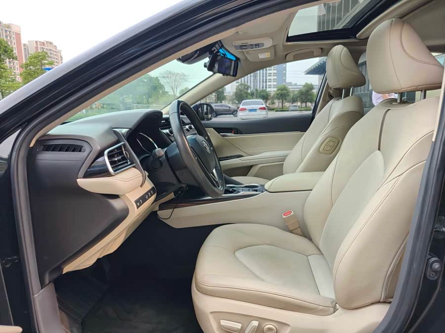 Toyota Camry 2019