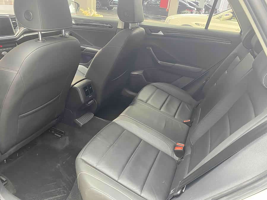 Volkswagen T-Roc 2021