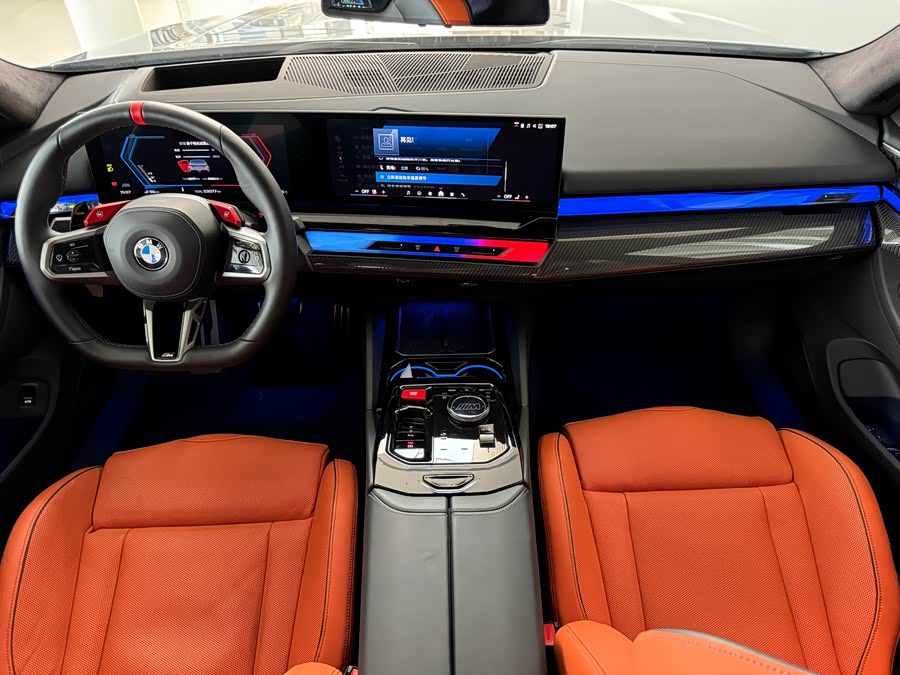 BMW M5 New Energy 2025 — фото 24
