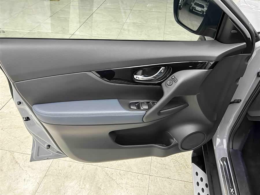 Nissan X-Trail 2025 — фото 10