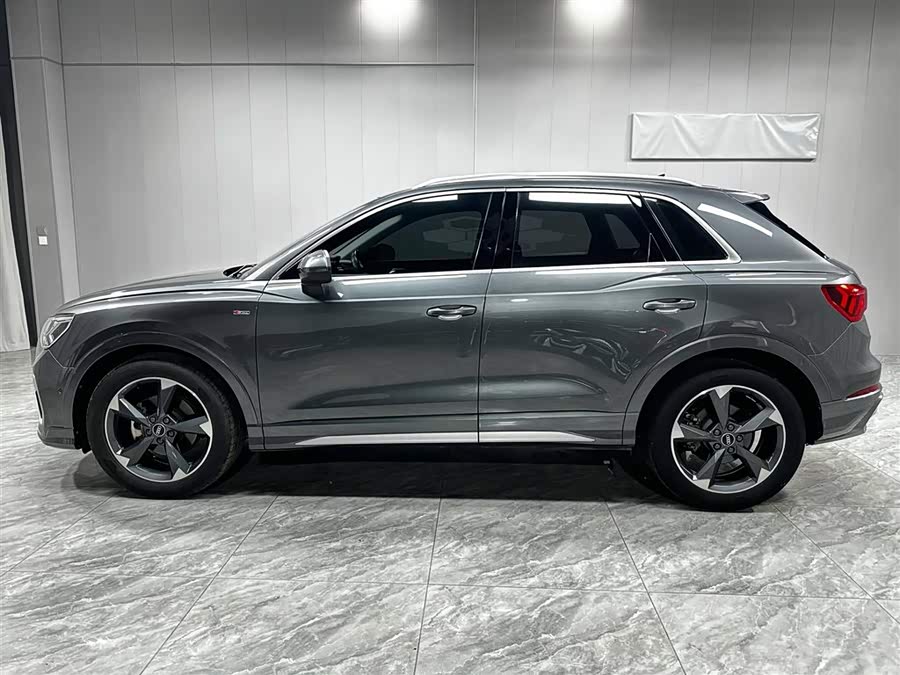 Audi Q3 2022 — фото 8