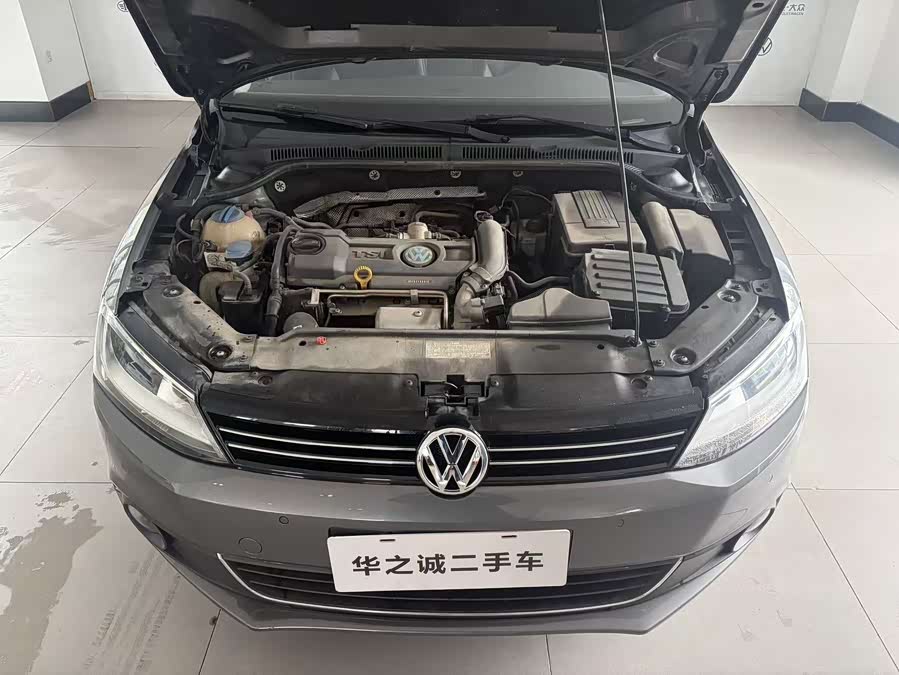 Volkswagen Sagitar 2014
