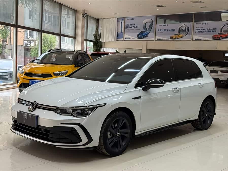 Volkswagen Golf 2021