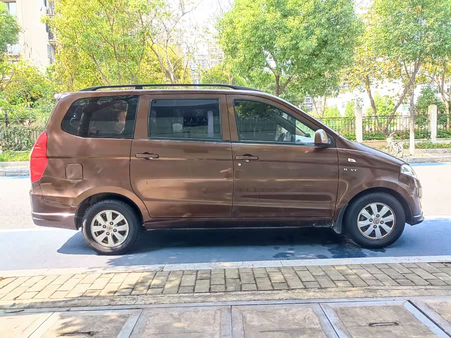 Wuling Hongguang 2014