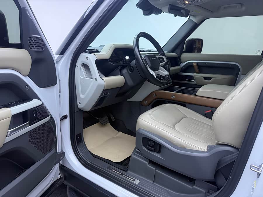 Land Rover Defender 2022