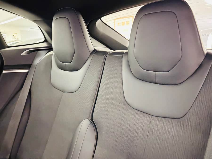 Tesla Model S 2016 — фото 18