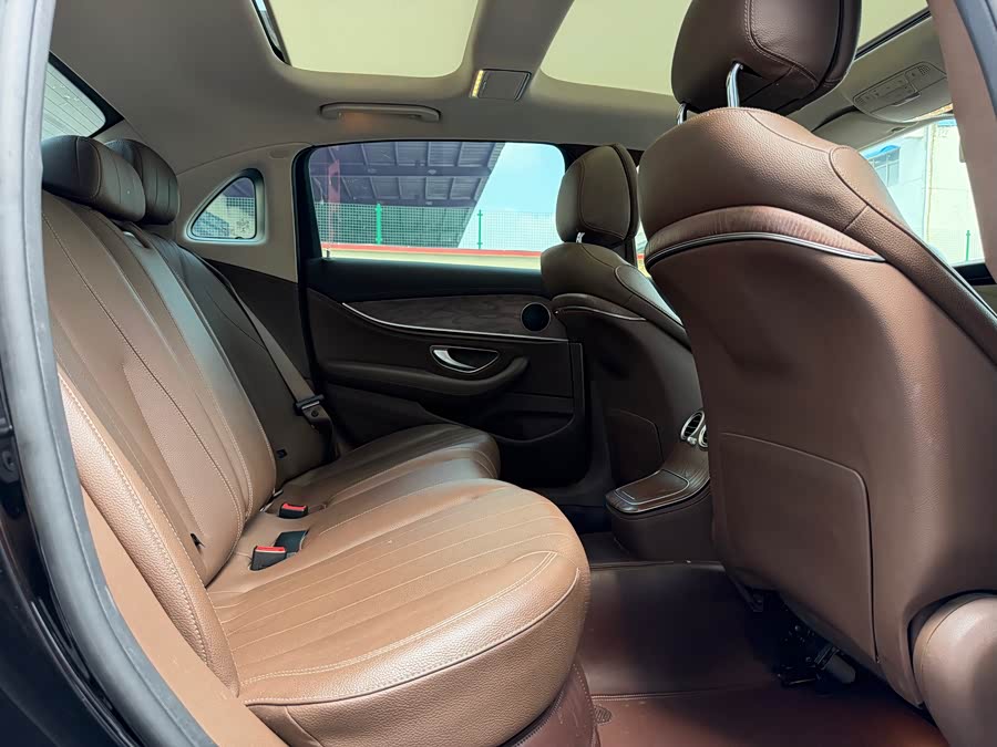 Mercedes-Benz E-Class 2022