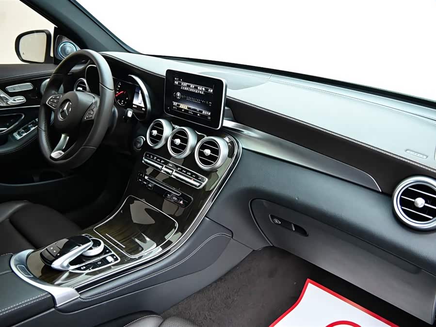 Mercedes-Benz GLC 2019 — фото 16