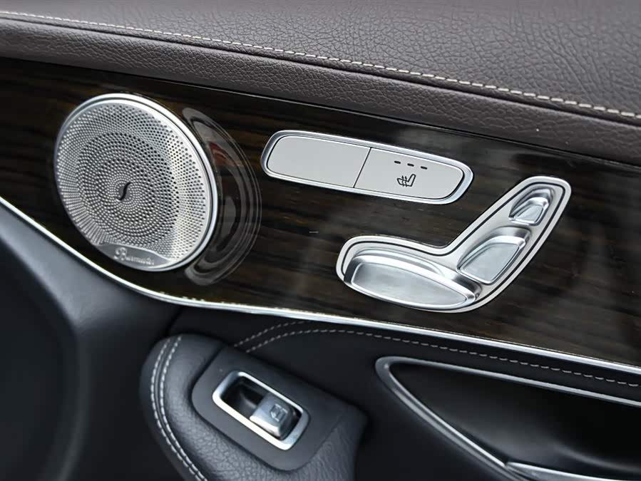 Mercedes-Benz GLC 2019 — фото 29