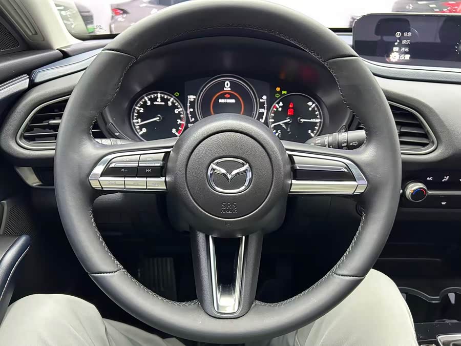 Mazda CX-30 2022 — фото 12